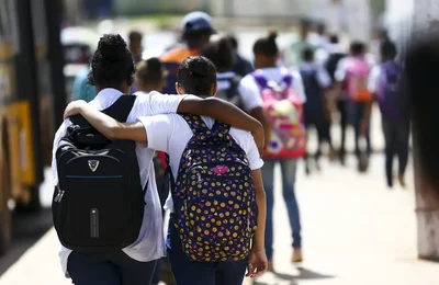 Governo amplia mobilização de vacina contra HPV em jovens até dezembro