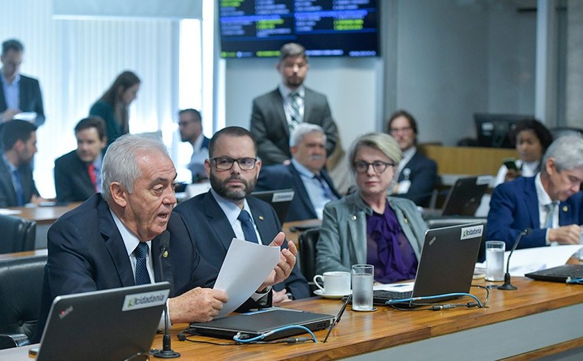 Aeroportos e aviões deverão ter informações sobre tromboembolismo, aprova CI