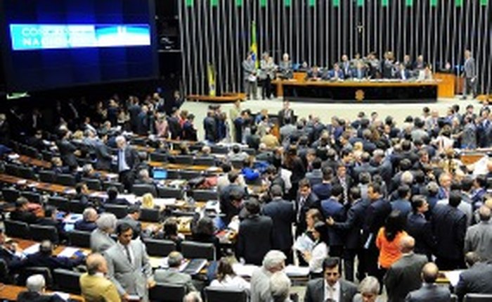 Congresso mantém multa adicional do FGTS Congresso mantém multa adicional do FGTS