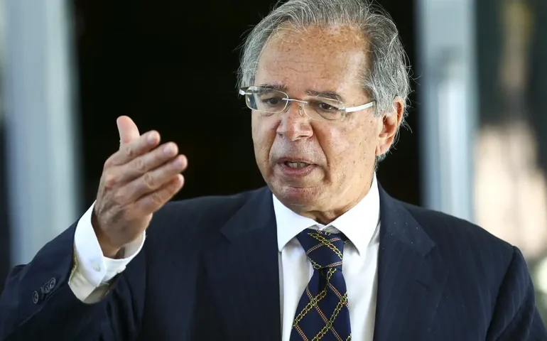 Paulo Guedes declara apoio a Flávio Bolsonaro caso ele vença as eleições