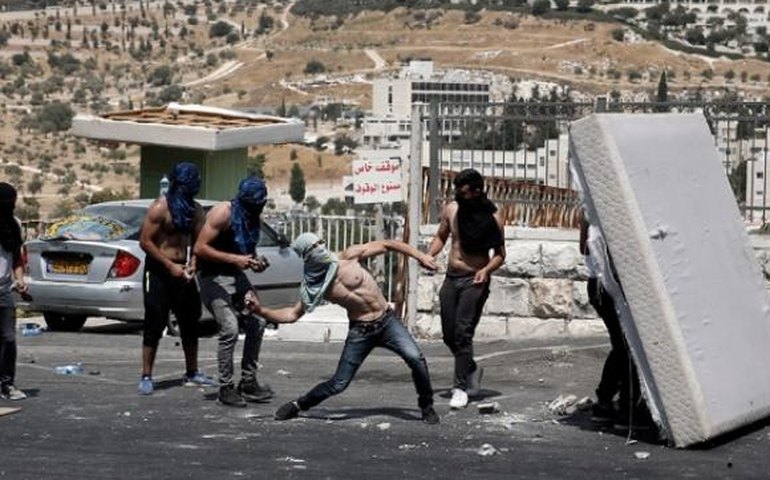 Conflitos deixam três palestinos mortos e cerca de 400 feridos em Israel