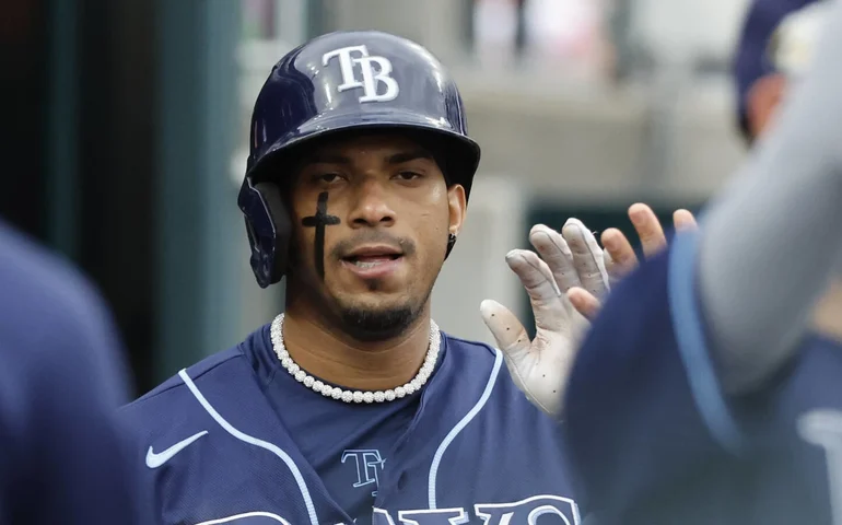 Estrela da principal liga de beisebol dos EUA é preso acusado de ter relações sexuais com menor