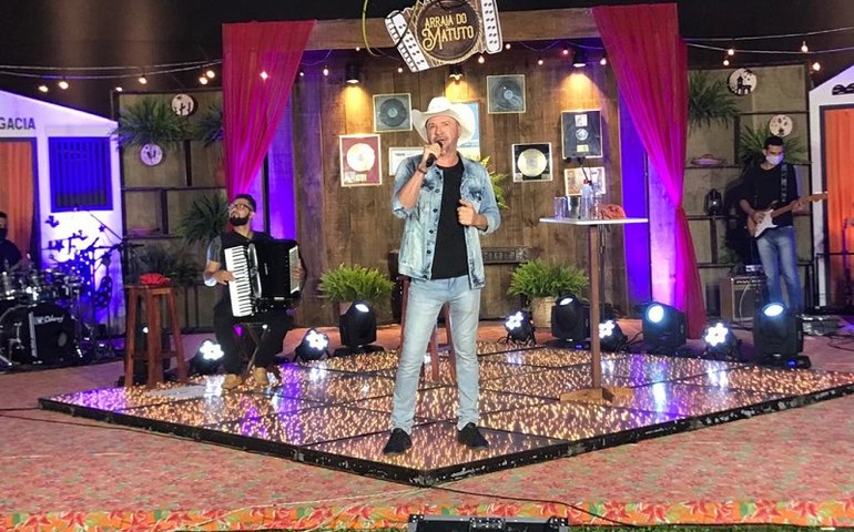 Geraldo Cardoso anuncia entrega de alimentos arrecadados em sua live