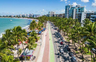 Maceió é destaque na edição de verão da revista Harper’s Bazaar
