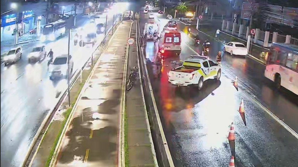 Idoso morre após ser atropelado por moto na Avenida Fernandes Lima, em Maceió