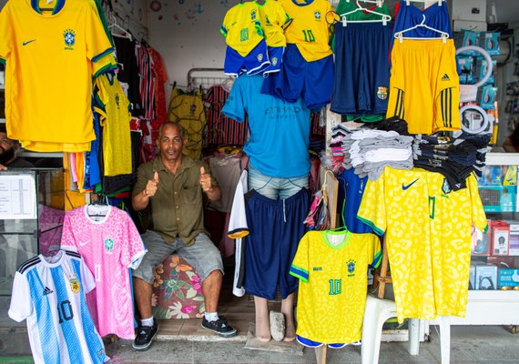 Jogo do Brasil altera funcionamento de mercados públicos nesta sexta (9)