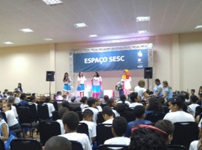 Crianças do Lar São Domingos visitam Bienal do Livro