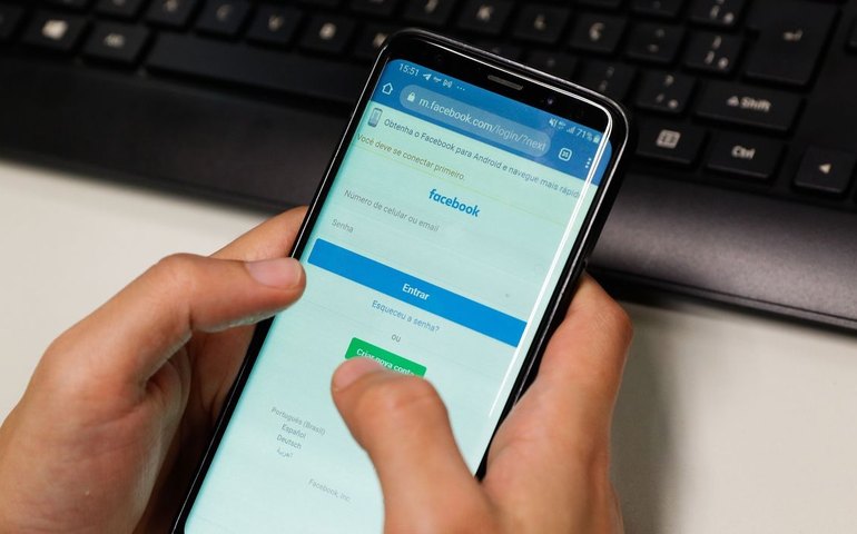 Sociedade deve se engajar no combate à desinformação, diz pesquisadora