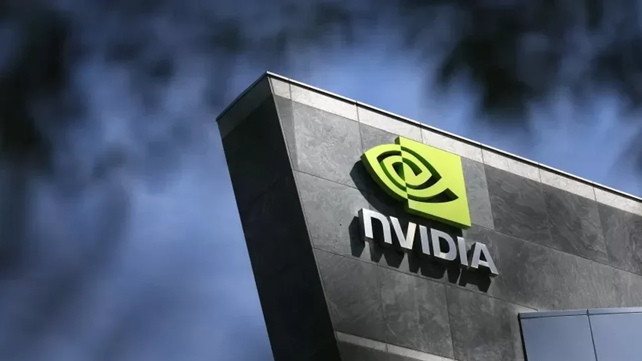 CEO da Nvidia alivia temores sobre endividamento ligado à IA e ação sobe em NY