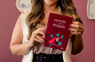 Dia do Livro: ‘Mostre o seu Poder”, de Mical Rocha, mostra as várias faces do que é ser mulher