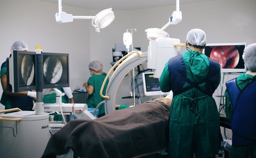 Hospital Metropolitano realiza 1ª cirurgia de dilatação de estenose da Rede Pública de AL