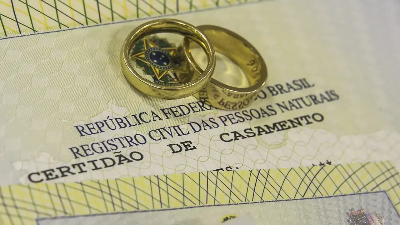 Após fim do casamento de 10 anos, Marcos Veras compartilha reflexão: 'A vida é aquilo que passa enquanto a gente espera'