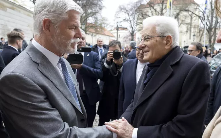 Presidente da Itália defende Otan como pilar do 'equilíbrio global'