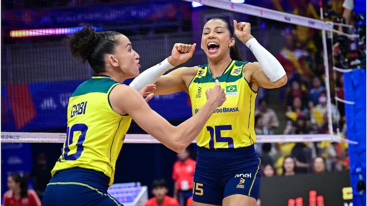 Seleção brasileira feminina bate Japão de virada e enfrenta a Itália na semi da Liga das Nações