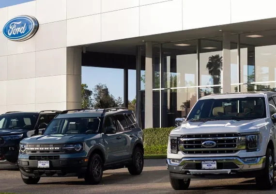 Ford tem tombo no lucro e suspende projeção por efeito potencial de US$ 1,5 bi com tarifa