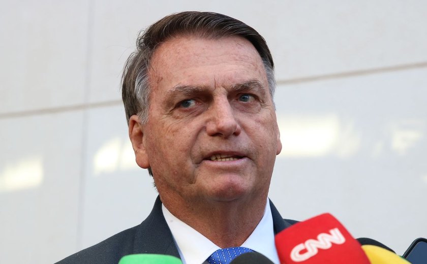 Indiciamento de Bolsonaro repercute entre políticos e autoridades