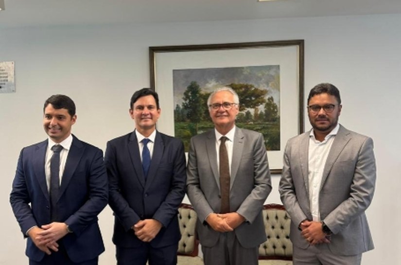 Senador Renan Calheiros assume compromisso com pauta municipalista