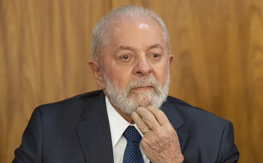 Lula diz que já falou para Zema diminuir críticas porque precisavam trabalhar juntos