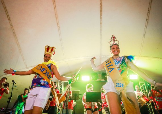 Arapiraca abre o carnaval com a escolha do Rei Momo, Rainha do Carnaval e melhor estandarte com muito frevo e animação