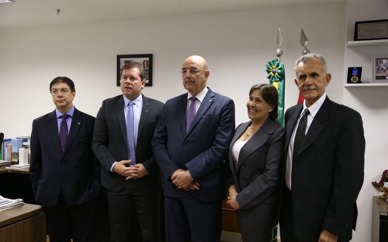 Marx anuncia R$ 7,5 milhões para programa que doa alimentos a entidades assistenciais