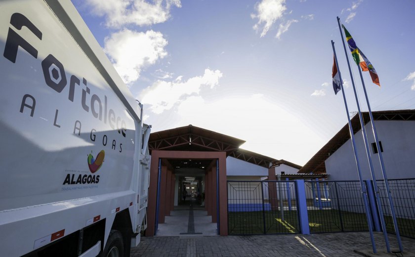 Governo de Alagoas inaugura escola e anuncia investimentos para Junqueiro