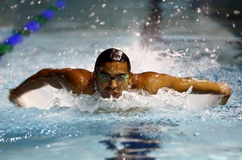 Nadador olímpico Allan do Carmo prestigia Projeto Aquático alagoano