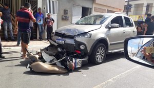 Mulher fica ferida após colisão entre carro e moto em Itabaiana / Foto: Foto: Reprodução/Redes Sociais