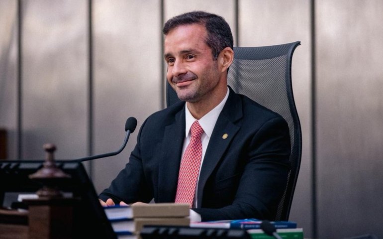 Bruno Toledo se despede da Assembleia após eleição para o TCE