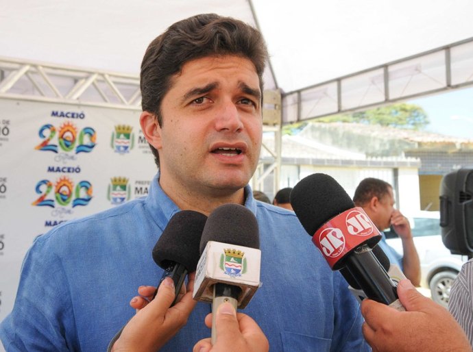 Rui inaugura obras na Santa Amélia na noita desta quinta-feira