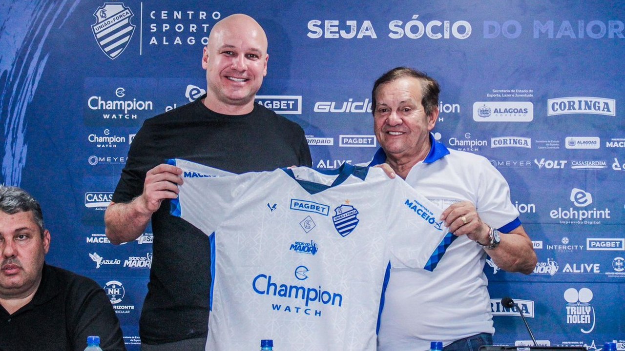 CSA apresenta Rogério Corrêa como técnico do time principal
