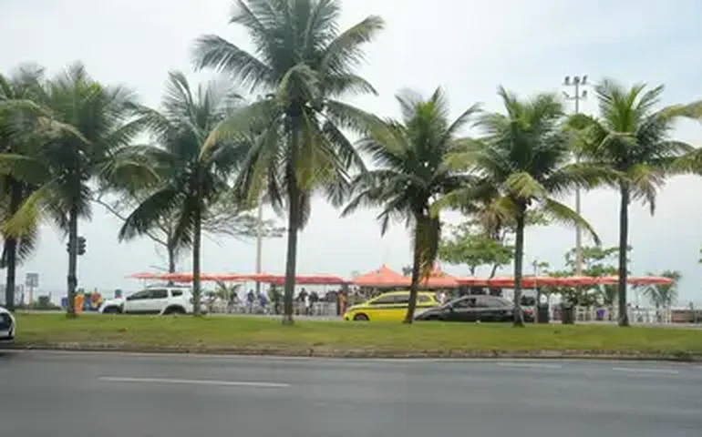 Avenida na Barra é interditada para resgate com helicóptero