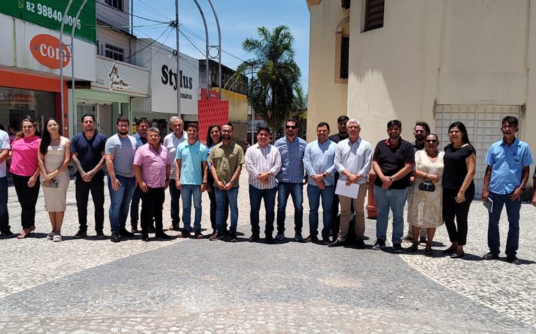 Empresários têm reunião com construtora e prefeitura para discutir detalhes da obra de revitalização do Centro Novo