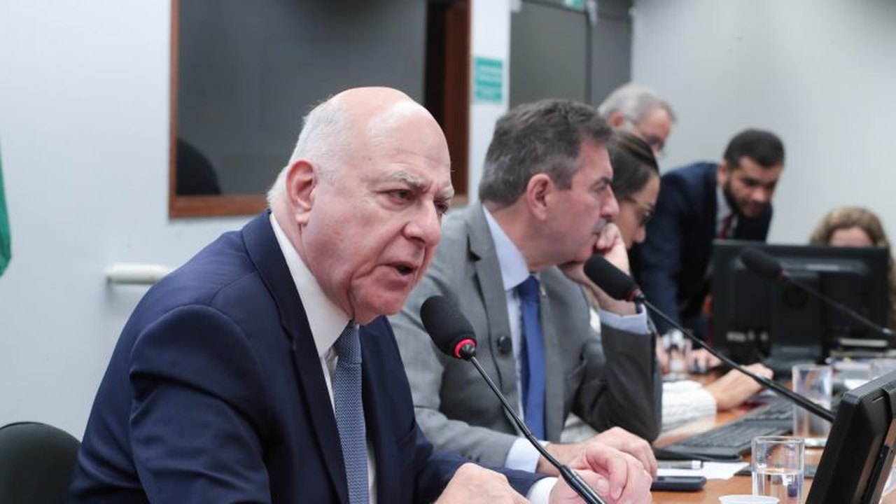 Comissão especial aprova aumento de repasses para municípios e criação de fundos para Sul e Sudeste