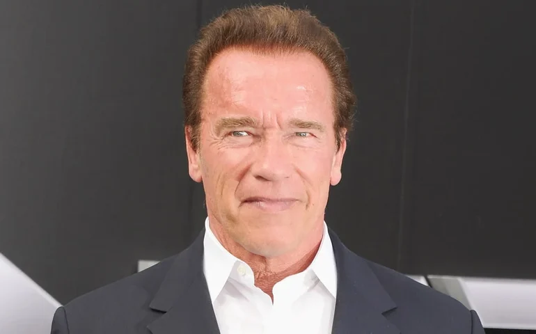 Arnold Schwarzenegger passa o Natal com a ex-mulher 14 anos após escândalo de traição