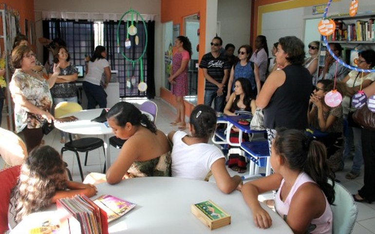 Técnicos da Fundação Bill Gates conhecem as Arapiraquinhas