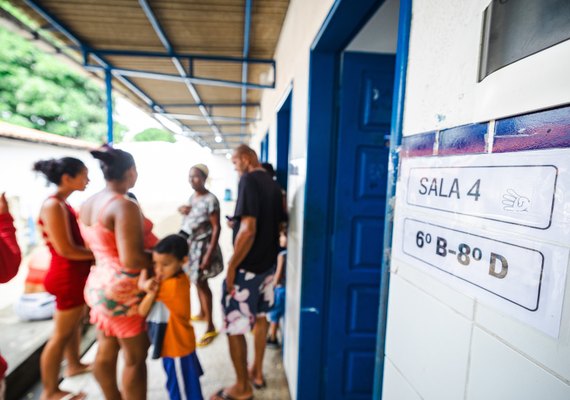 Famílias começam a deixar abrigos temporários