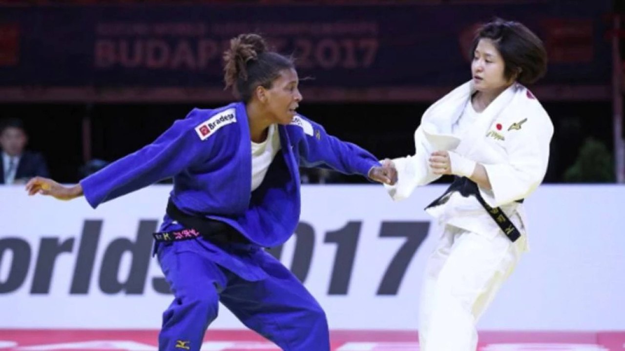 Rafaela Silva perde para japonesa por falta de combatividade e é prata na Hungria
