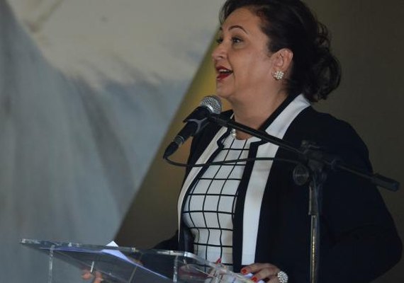 Kátia Abreu assume Agricultura e promete dobrar classe média rural