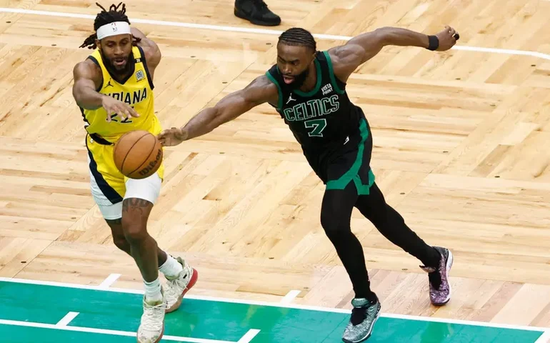 Boston Celtics vira no final contra o Indiana Pacers e fica a 1 vitória das finais da NBA