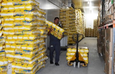 Mais de 270 mil fraldas geriátricas serão entregues aos municípios alagoanos