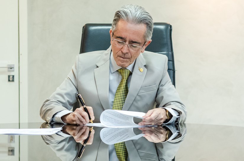Governador sanciona reajuste de 4,52% aos servidores do Judiciário de Alagoas