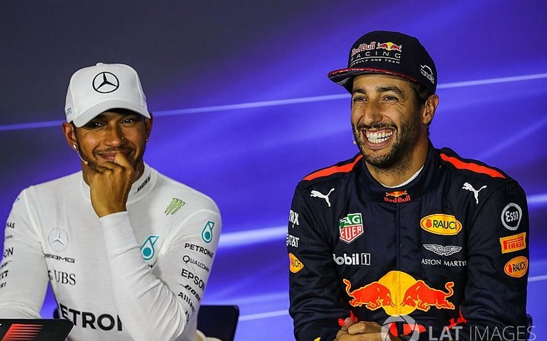 Hamilton e Ricciardo dizem que pretendem protestar contra o racismo no domingo