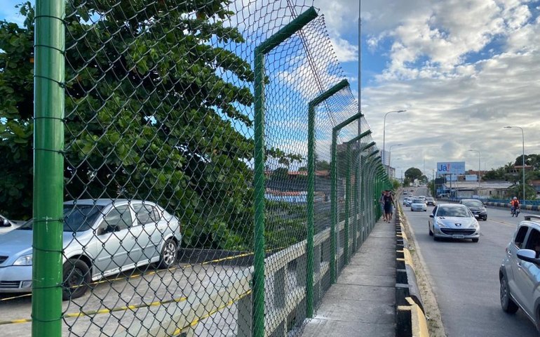 Instalação de grades na Ponte do Reginaldo está em fase final
