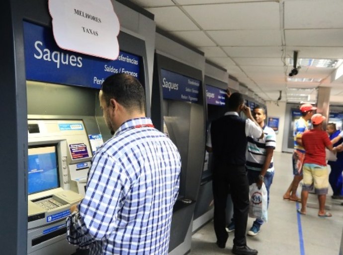 Governo inicia pagamento dos salários de novembro nesta quarta-feira (30)