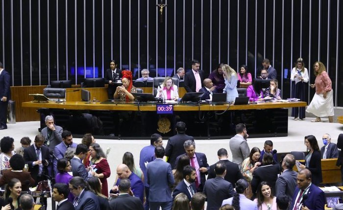 Deputados durante votação no Plenário