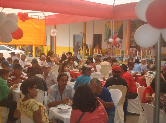 Associação dos Aposentados comemora Dia das Mães em Arapiraca