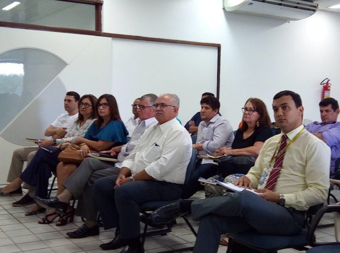 Prefeito Rogério Teófilo participa de reunião do FDLIS de Arapiraca