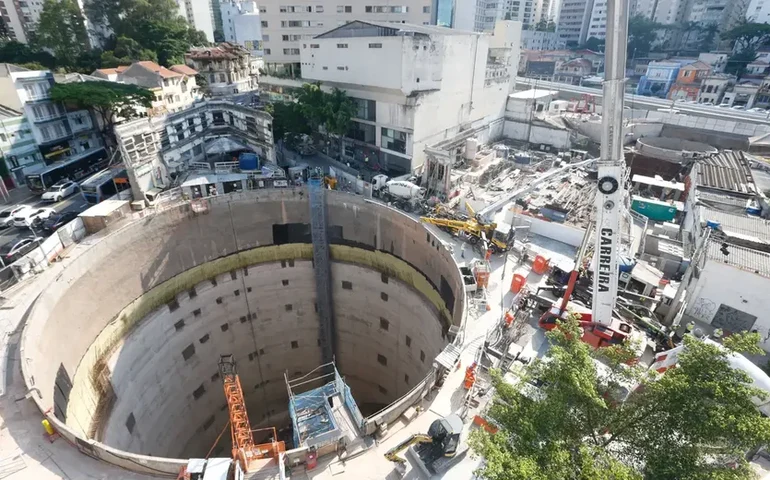 Prefeitura de SP afirma que 'tatuzão' causou solapamento do solo em obra do Metrô