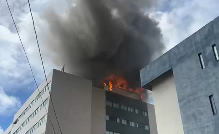 Incêndio atinge Ritz Suites e mobiliza bombeiros em Maceió