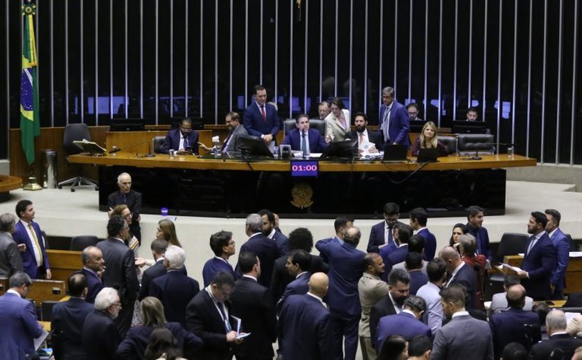 Câmara aprova projeto que obriga votação não presencial em eleição de organização esportiva